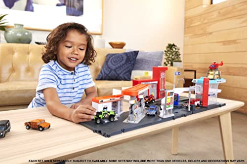 Matchbox Cars Playset, Action Drivers Helicopter Rescue with 1:64 Scale Toy Ambulance and Helicopter, Connects to Other Sets