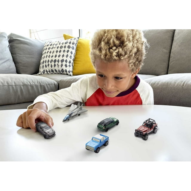 Matchbox Set of 5 Toy Cars, Trucks or Aircraft in 1:64 Scale (Styles & Colors May Vary)