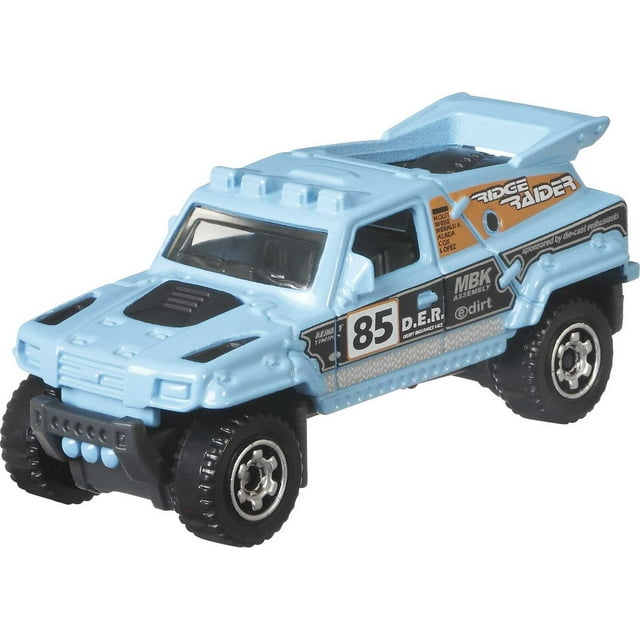 Matchbox Set of 5 Toy Cars, Trucks or Aircraft in 1:64 Scale (Styles & Colors May Vary)