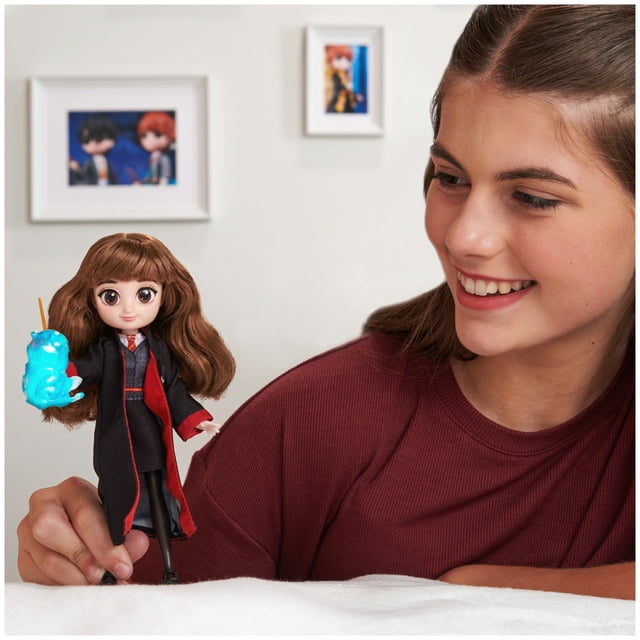 Wizarding World Harry Potter, 8-inch Hermione Granger Light-up Patronus Doll with 7 Doll Accessories and Hogwarts Robe, Kids Toys for Ages 5 and up