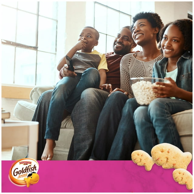 Goldfish Grahams Vanilla Cupcake Crackers, Snack Crackers, 6.6 oz bag