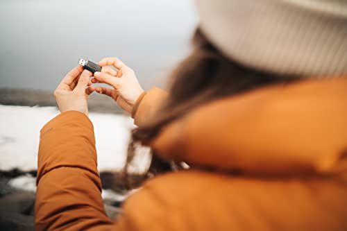 Verbatim 8GB Pinstripe USB Flash Drive - Black