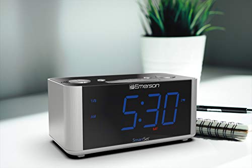 Emerson SmartSet Alarm Clock Radio, USB port for iPhone/iPad/iPod/Android and Tablets, CKS1708