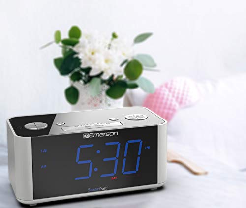 Emerson SmartSet Alarm Clock Radio, USB port for iPhone/iPad/iPod/Android and Tablets, CKS1708