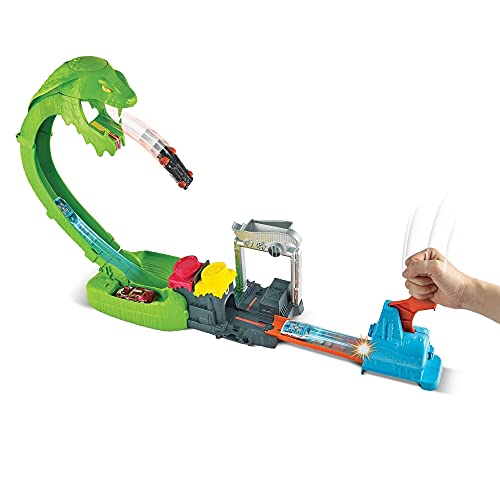 Hot Wheels Toxic Snake Strike Challenge Play Set with Slime for Kids 5 Years Old and Up, Includes One 1:64 Scale Vehicle, Connects to Other Sets, Single Or Multicar Play