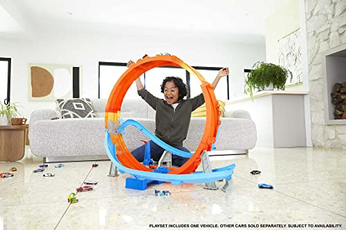 Hot Wheels Toy Car Track Set Massive Loop Mayhem, 28-in Tall Loop, Powered by Motorized Booster, 1:64 Scale Car