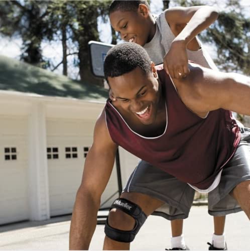 Mueller Sports Medicine Adjustable Max Knee Strap, Patella Tendon Support, for Men and Women, Black, One Size (Pack of 1)