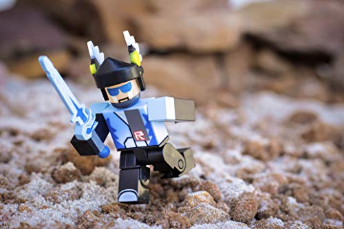 Roblox Action Collection - Legends of Roblox Six Figure Pack [Includes Exclusive Virtual Item]