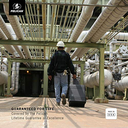 Pelican 1560 Case With Foam (Black)