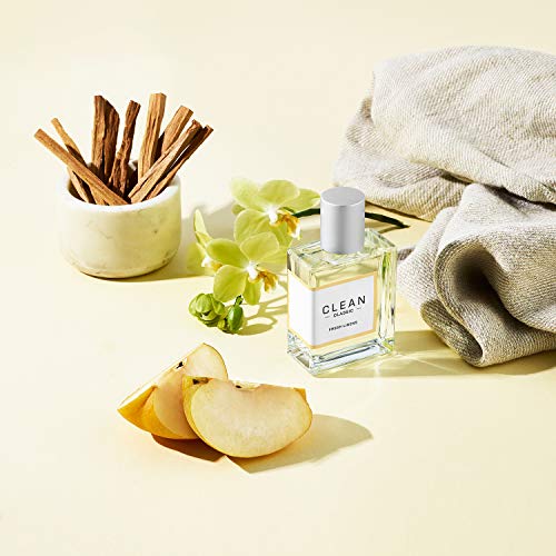 CLEAN CLASSIC Eau de Parfum Light, Casual Perfume Layerable, Spray Fragrance Vegan, Phthalate-Free, and Paraben-Free , 60mL