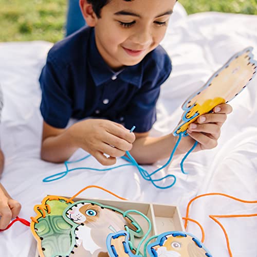 Melissa and Doug Lace and Trace Activity Set: Pets - 5 Wooden Panels and 5 Matching Laces - Lacing Toys For Toddlers, Fine Motor Skills Threading Cards For Preschoolers And Kids Ages 3+