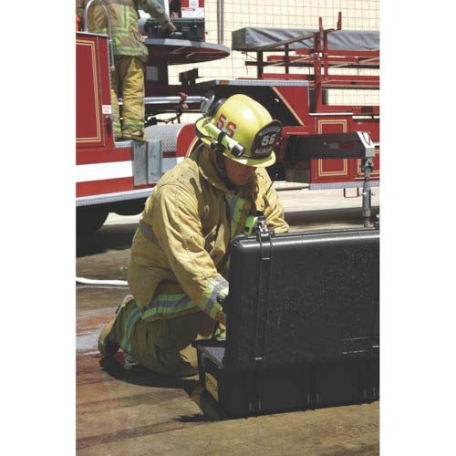 Pelican 1560 Case With Foam (Black)