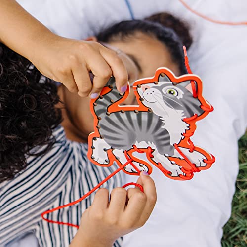 Melissa and Doug Lace and Trace Activity Set: Pets - 5 Wooden Panels and 5 Matching Laces - Lacing Toys For Toddlers, Fine Motor Skills Threading Cards For Preschoolers And Kids Ages 3+