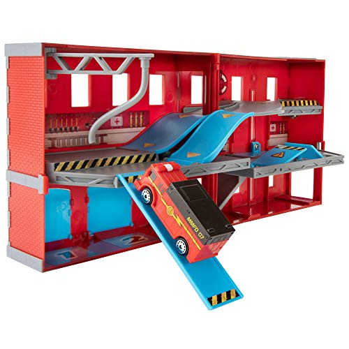 Micro Machines Core Playset, Fire and Rescue - Expandable and Connectable to Other MM Sets, Includes One Exclusive Vehicle - Collect Them All